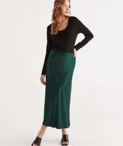 Winter Satin Slip Skirt<Sussan